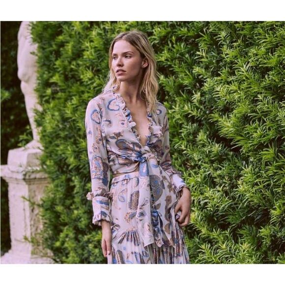 NWT Alexis Blouse Top Crop Blue Gold Cream Size M - Picture 1 of 11